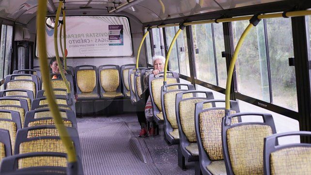 Colectivos: para levantar el paro hacen falta $200 millones