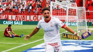 Matías Cóccaro buscará gritar goles con la camiseta de Newells.