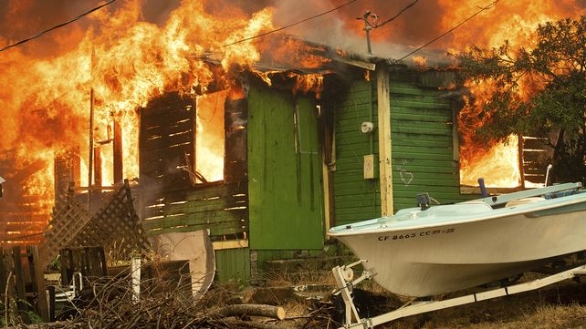 Incendios forestales fuera de control azotan grandes regiones de California