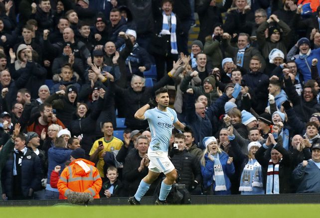 Agüero metió un doblete y el City sigue de racha