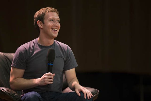 Palabra de Zuckerberg: Los smarthphones morirán en 10 años