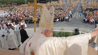 Benedicto XVI conden&oacute; la pagana pasi&oacute;n por el poder y el dinero