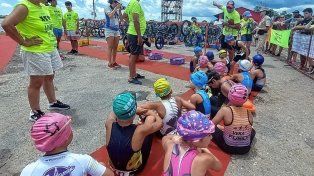 Los infantiles abrieron la actividad en La Paz.