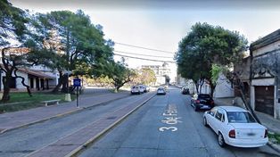 Robo con inhibidor. Así actúan los delincuentes en pleno horario de ingreso de los chicos a la escuela. Foto: Google Maps.