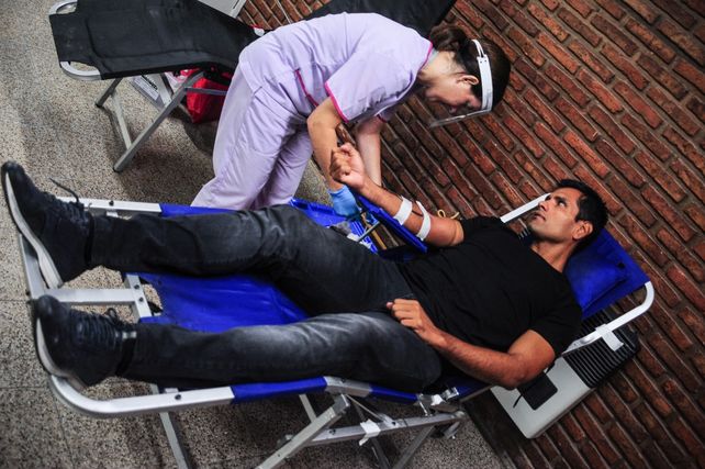 Los jugadores de Patronato donaron sangre / Fotos Diego Arias