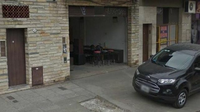 lomas del mirador. La tragedia se desató en el interior de esta mueblería de avenida San Martín al 3800.&nbsp;