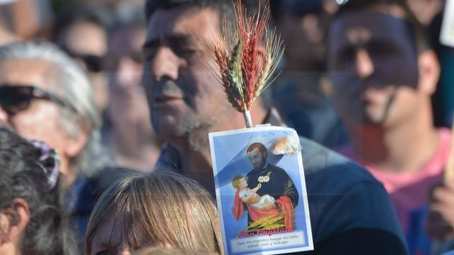 Una multitud veneró a San Cayetano