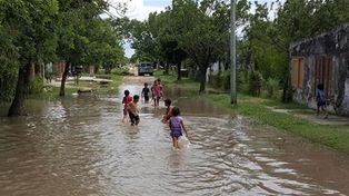En Puerto Reconquista el río amenaza a 3.000 personas