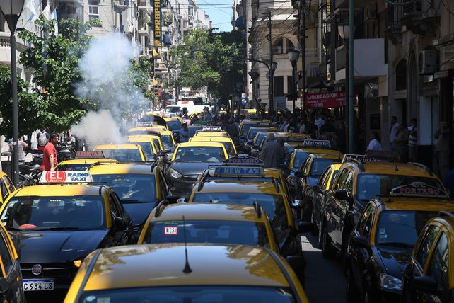 La Justicia porteña vuelve a exigir la suspensión de Uber