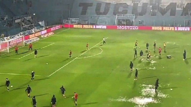 Una fuerte tormenta obligó a suspender el duelo entre Atlético Tucumán e Independiente