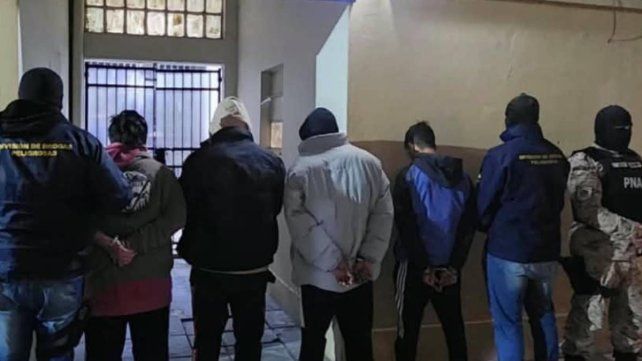 Cuatro detenidos tras seis allanamientos por narcomenudeo en Strobel