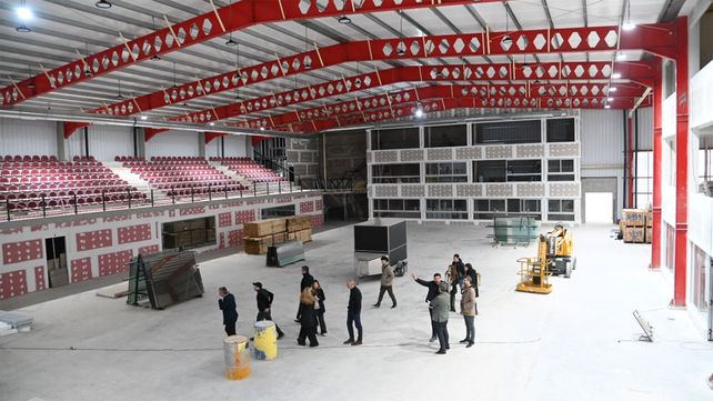 El intendente Pablo Javkin visitó la obra en construcción del Rosarino Arena Sports.