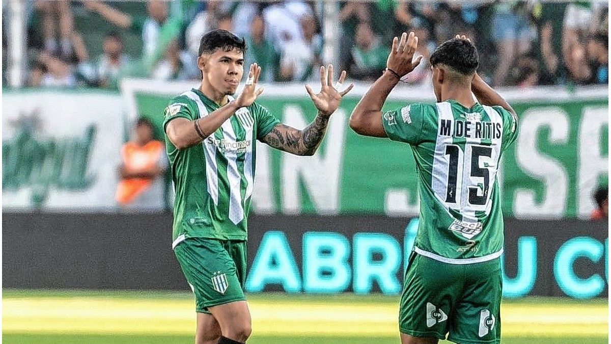 Banfield se lo dio vuelta a Racing y tomó aire Munúa