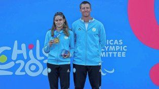 Sofía Casse, campeona parapanamericana junto a su guía Juan Marchesini.