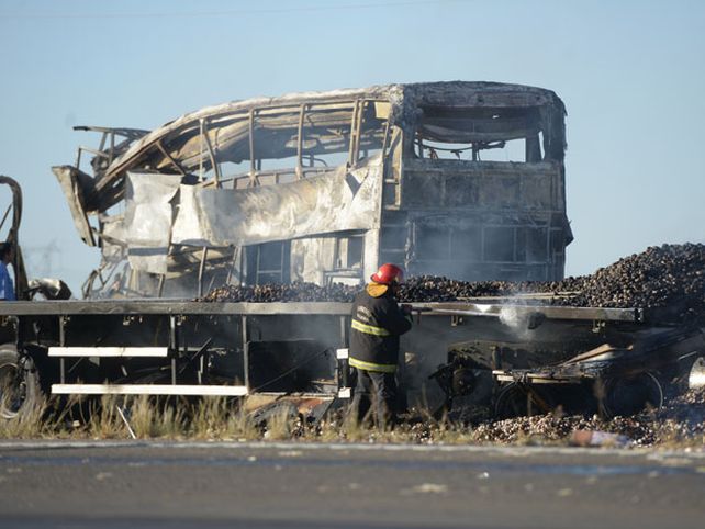 Impresionante registro fotográfico del accidente que se cobró 17 vidas