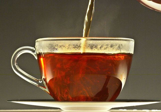 ¿Qué le pasa al cerebro cuando tomás un té?
