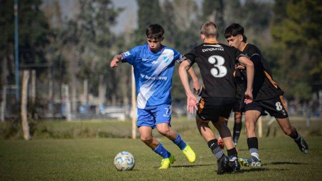 En 2022 a Mateo Quijano un club de Paraná lo dejó libre por baja estatura. Siguió entrenando y soñando
