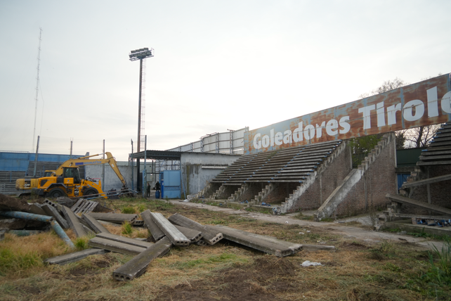 La demolición de la cancha de Tiro Federal abre espacios en barrio Ludueña.