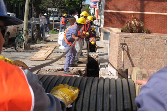 La EPE comienza el tendido de cables subterráneos para cinco barrios