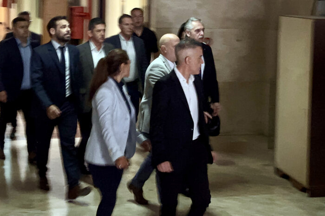 Alberto Fernández ingresó a los tribunales de Comodoro Py en medio de un estricto operativo de seguridad.