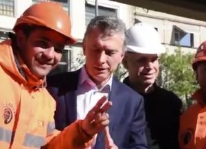 Otra vez, un obrero le hizo pasar un incómodo momento a Macri