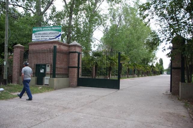 Zoofilia en el Próvolo: denunciaron que un detenido tenía sexo con perros