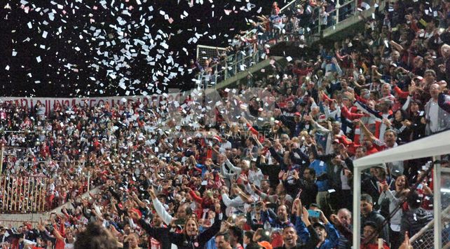 Postales de una noche histórica.&nbsp; &nbsp; &nbsp; &nbsp; &nbsp; &nbsp; &nbsp; &nbsp; &nbsp; &nbsp; &nbsp; &nbsp; &nbsp; &nbsp; &nbsp; &nbsp; &nbsp; &nbsp; &nbsp; &nbsp; &nbsp; &nbsp; &nbsp; &nbsp; &nbsp; &nbsp; &nbsp; &nbsp; &nbsp; &nbsp; &nbsp; Crédito José Busiemi