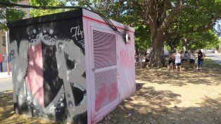 Vecinos de barrio Las Heras custodiaron la cuadrilla de EPE mientras trabajaba