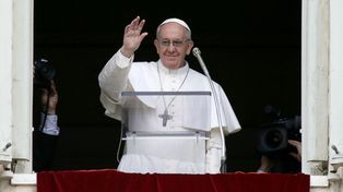 El Papa Francisco dio su primer Angelus en la Plaza de San Pedro ante miles de fieles