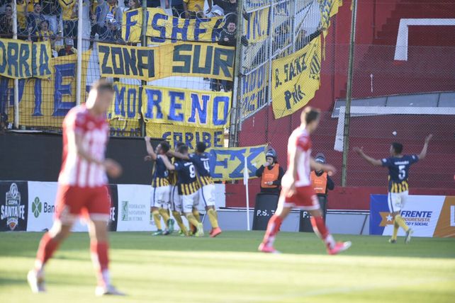 Otra picardía de los pibes metió a Central en semifinales de la Copa Santa Fe