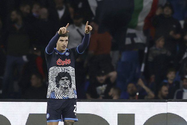 Napoli homenajeó a Maradona en el empate frente a Hellas Verona