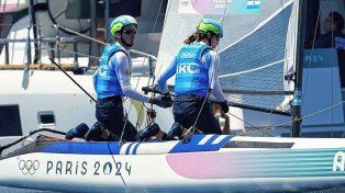 Los regatistas Mateo Majdalani y Eugenia Bosco consiguieron la medalla de plata en Nacra 17, segunda presea para Argentina en París.