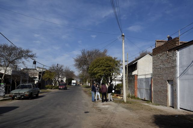 Callao al 4500. Los vecinos expresaron su bronca porque dijeron que el Sies los maltrató cuando comunicaban lo que había ocurrido y pedían ayuda.