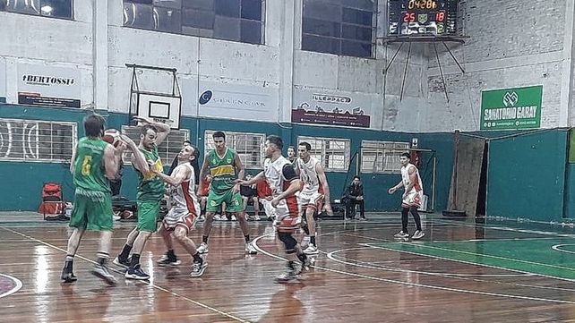 Regatas (SF) goleó a Colón (SJ) por la segunda fecha de la zona A1 del Torneo Oficial.