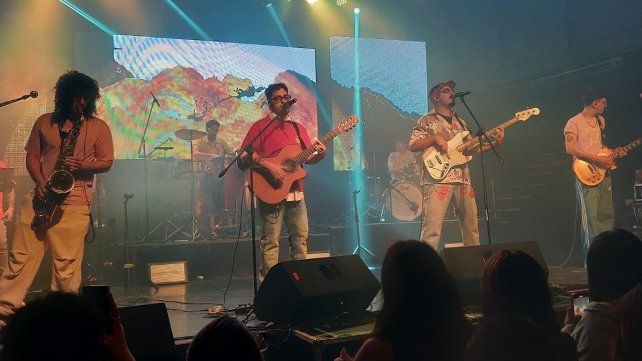 Fiesta total: Gauchito Club se presentó en Tribus