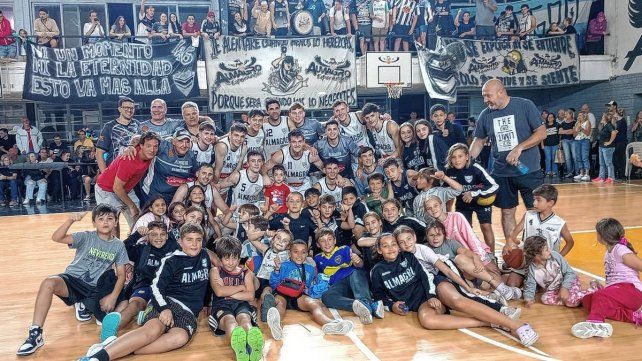 Almagro A se lo dio vuelta en el tercer cuarto a Colón para quedar a una victoria del bicampeonato.