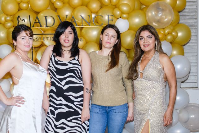 Erica Miranda, Melani Ayala, Carolina Bond y Daniela Guerrero.