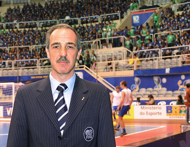 Nivel. El entrenador Vicente de Luise.&nbsp;