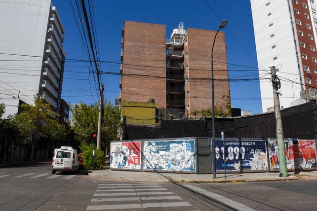Boca de pozo. La normativa hace foco en los permisos de edificación.