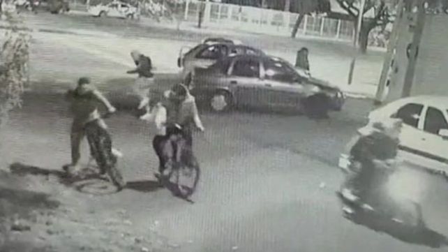 Dos personas en moto ya le dispararon a Pinocho