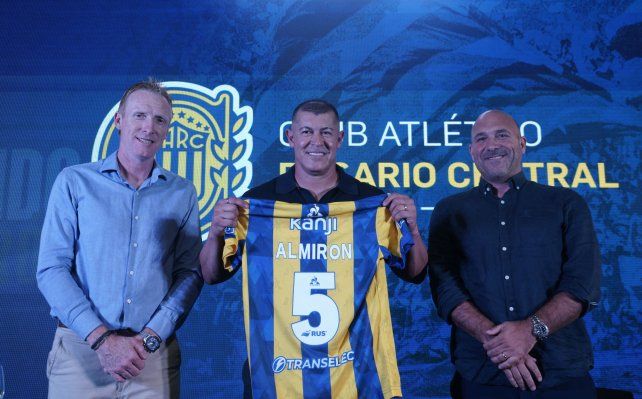 Almirón solicitó refuerzos para lo que viene y la dirigencia de Central intentará complacer todos sus pedidos.