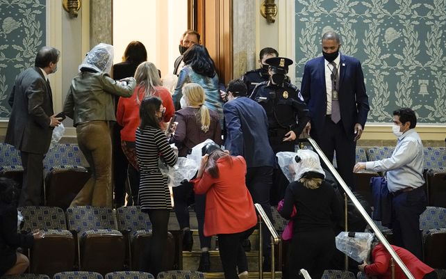 La toma del Capitolio de los EE. UU. en imágenes