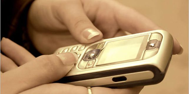 Denuncian acoso textual de empresas mediante SMS