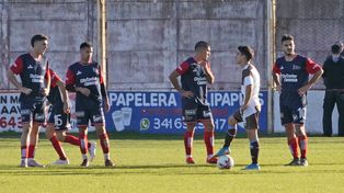 No pudo. Los charrúas no logran despegarse del pelotón de la mitad de la tabla. En la cancha de Morón perdió ante Luján 2-0.