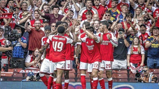 Arsenal se consagró campeón de la Community Shield.