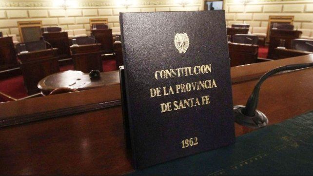La dirigencia política discute la modificación de la Carta Magna de Santa Fe