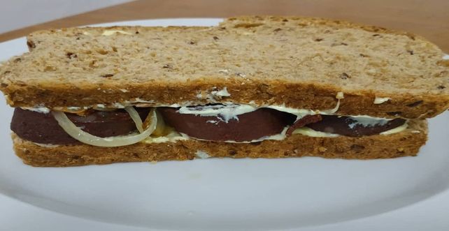 Sandwich de pan de semillas