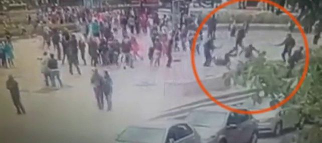 El impactante video del momento del ataque terrorista en la catedral de Notre Dame