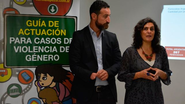Macri desconoce las leyes vigentes que garantizan que cualquier ciudadano/a pueda denunciar más allá de la relación parental o filial con la víctima porque ya no son más delitos de índole privada