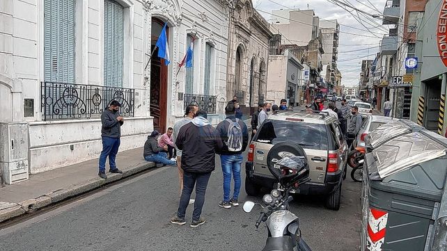 Colectivos: corte de calle y reunión clave en la Secretaría de Trabajo